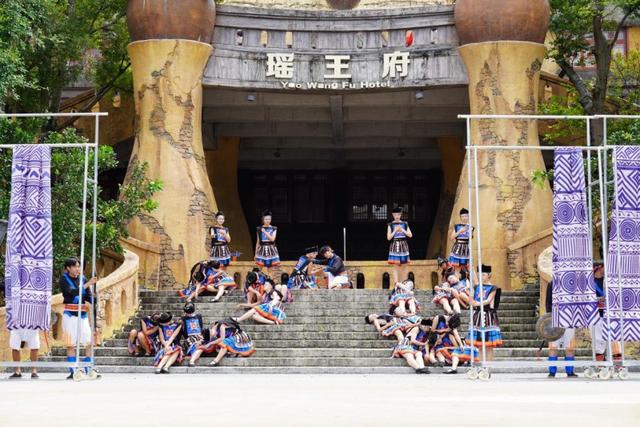 不只是一场演出：在广西深山，我活进了白裤瑶的24小时