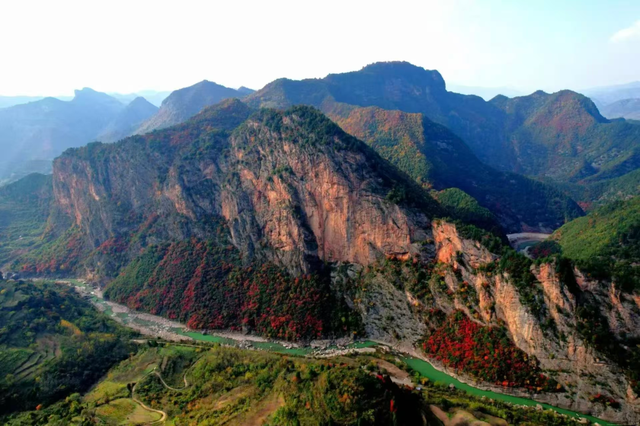 西坡镇：10月必推！最美红叶观赏地，满山红叶美得像油画！