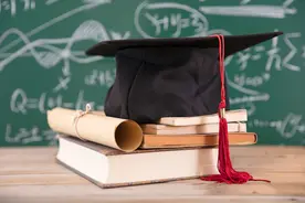 “我可不敢上班，我是‘应届生’！”图片