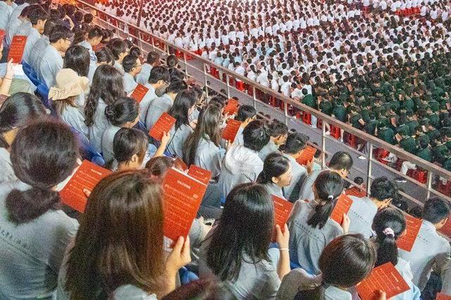 中大新生上“大学第一课”