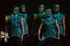 杨丽萍担任总导演，在原创舞台剧《荆楚映象》里你能看到什么？ | 每日“艺”看图片