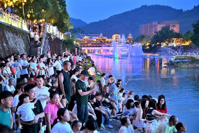 一份来自鄂西夜间文旅的“共富经”