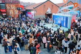 雅迪摩登系列闪耀郑州，科技与时尚共绘女性出行新图景图片