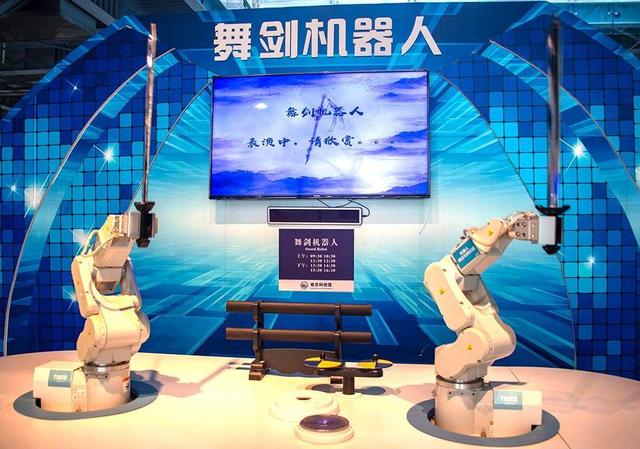 改造后的南京科技馆参观者陆续不断
