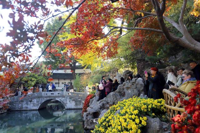 江苏苏州：古典园林狮子林景色美