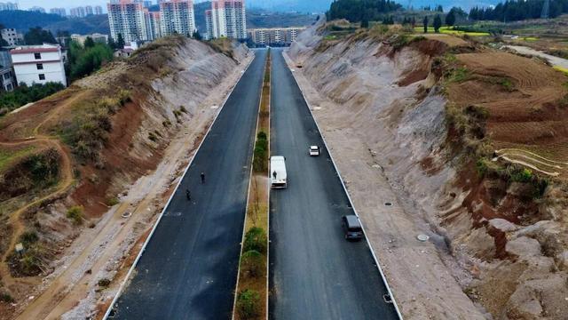 路基完成90%、桥梁完成80%！G352松桃县太平营至孟溪公路改扩建工程最新进展