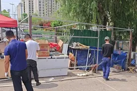 拆除私搭乱建，提升市容市貌图片