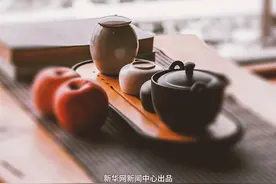 多地“解锁”下雪模式 六张AI海报感受冬日浪漫图片