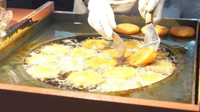 安顺古城与顾府街人气火爆 文旅融合点亮城市夜经济