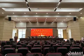踔厉奋发 赓续前行图片