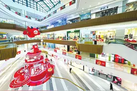 太原各大商场和商业街区迎来购物热潮图片