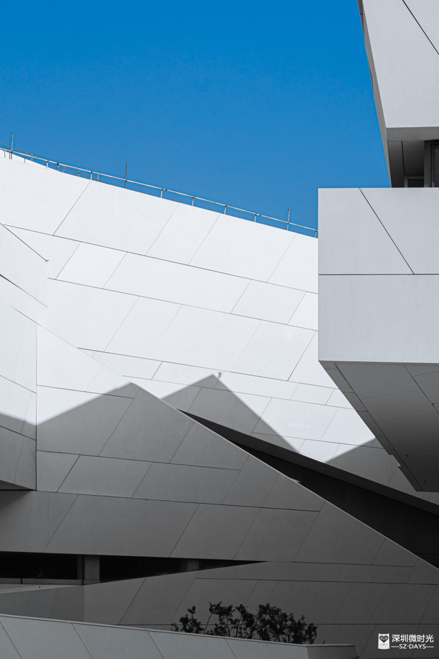 新地标！漂在水上的「白色山丘」，羡慕龙华人！