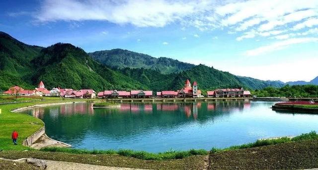 把周末还给山野｜带娃爬山撒欢，沿途风景绝美