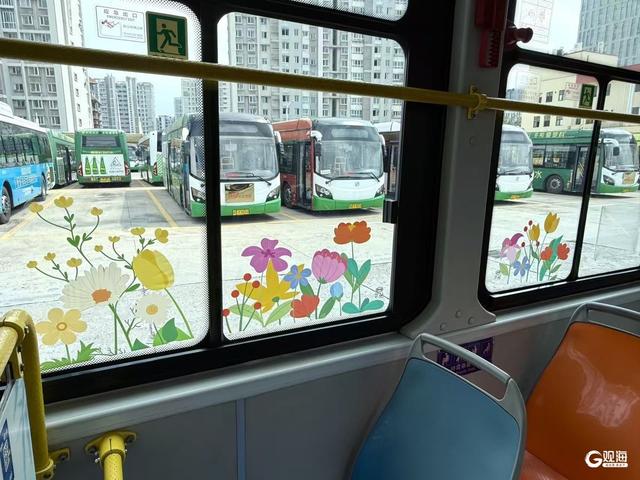 “车在城中行，人似花中游”！跟着这趟“花海公交”畅游浮山吧→