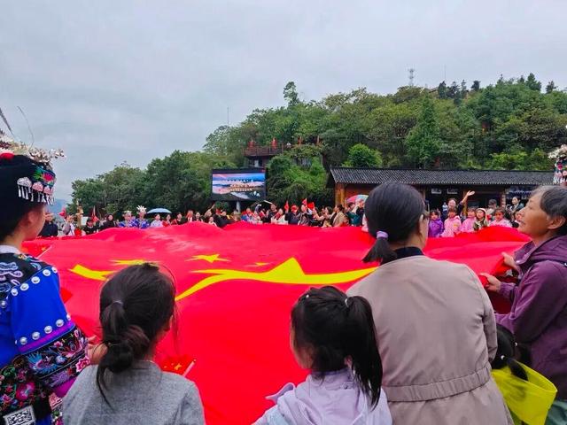 国庆去矮寨！交通住宿全攻略，让你出行不迷路！