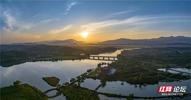 实拍飞天山日出，遇见最美“镀金时刻”