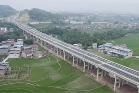 川渝新通道——开梁高速公路全线建成通车图片