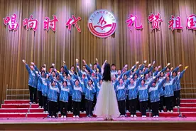 德州二中举办第十六届艺术节歌咏比赛图片