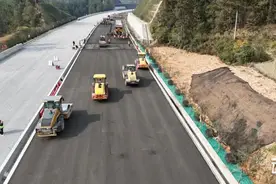 新工艺上马，贵平高速建设顺利图片