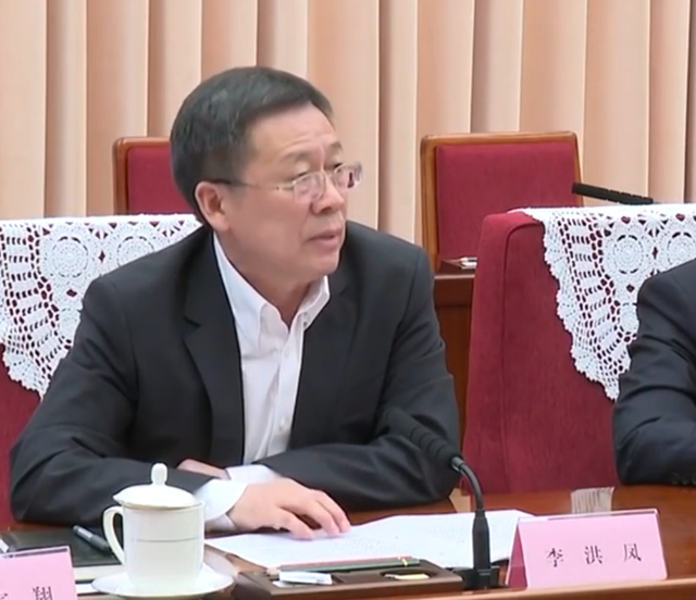 参加总理座谈会的这8个人是谁