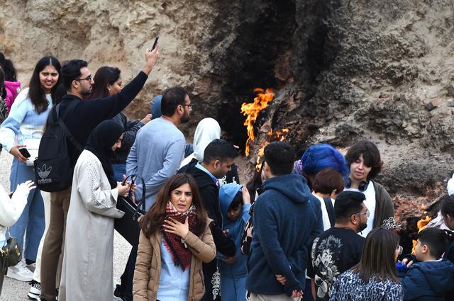 探访阿塞拜疆“燃烧的山”