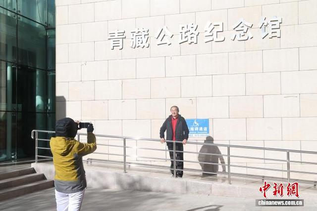 探访青海格尔木将军楼公园