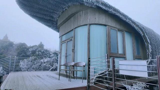 美到词穷！郴州首场雾凇惊艳上线