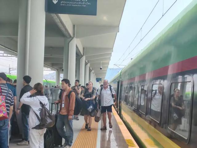 外地高温40℃，云南还要穿长裤，来感受独一份清凉