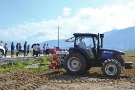 种肥同播 凉山苦荞新添“得力干将”图片