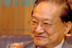 写稿、吃夜宵、听滑稽，第一次结婚，金庸：“以前在上海辰光”图片