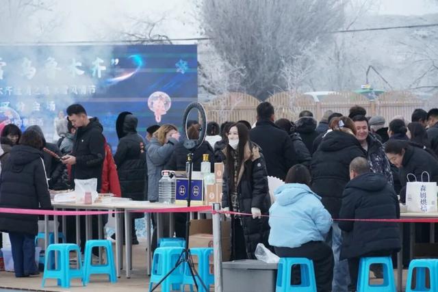燃动寒冬！乌鲁木齐丝绸之路冰雪风情节米东区分会场“热辣”开场