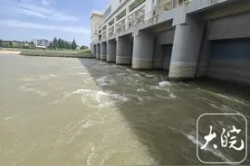 为皖北“解渴”，引江济淮工程大调水图片