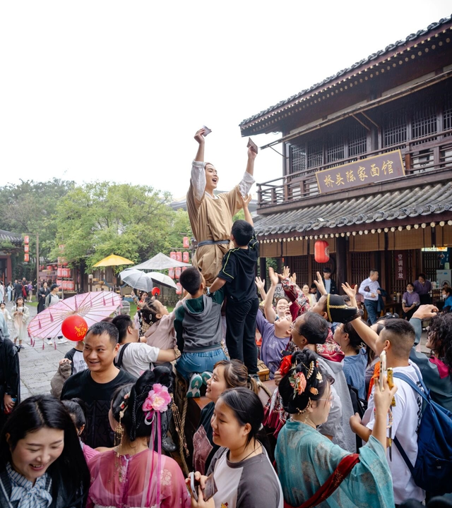 从“旁观”到“入戏”，襄阳“升级”沉浸式体验引爆“双节”文旅热
