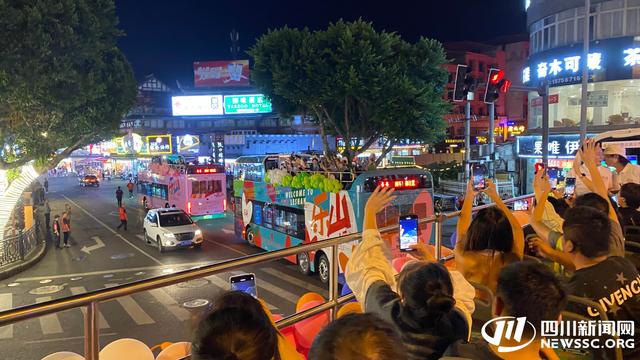 乐山城市双层旅游巴士来了  串联乐山大佛景区、张公桥美食街等多个文旅地标