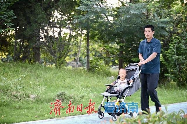 一年四季 泉在济南丨家门口的“绿色会客厅”：春风公园点亮西城居民生活​