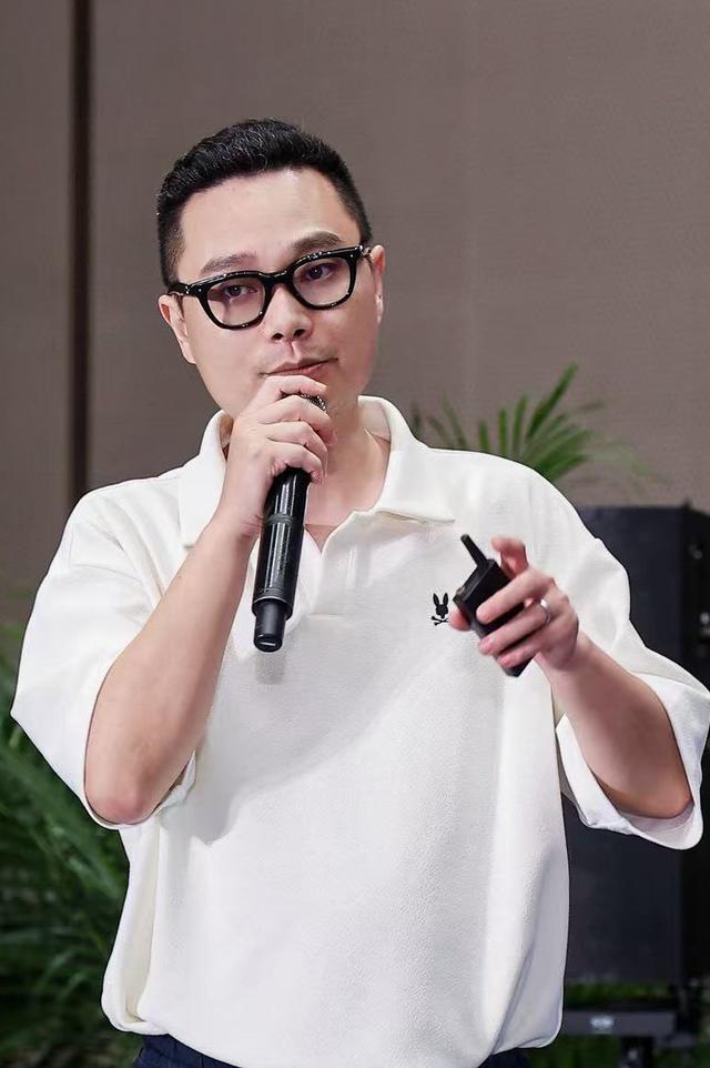 黄楚杰：从焦虑转型到落地开花，广告人的AIGC商业化探索
