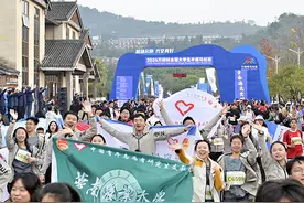 5000余名“青年才俊”齐聚兴义 逐梦青春 驰骋赛道图片