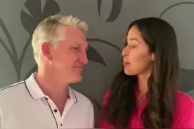 这不得打起来？施魏因斯泰格与妻子为男篮世界杯决赛两队加油图片
