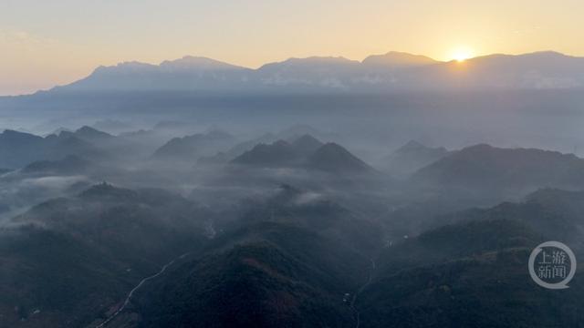 晨曦云雾裹酉城 龙潭古镇美如画