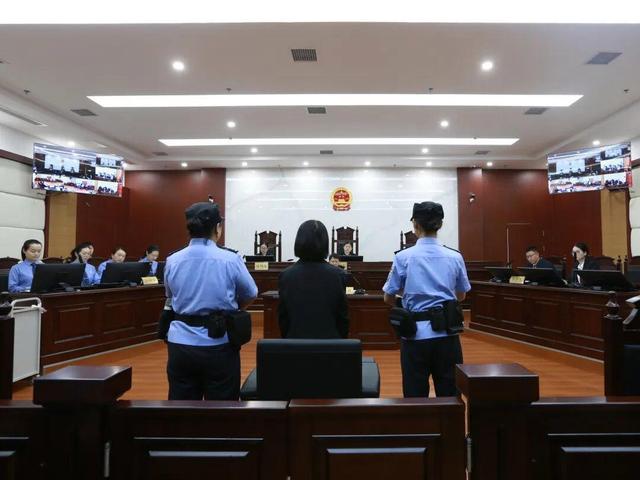 8年受贿5448万余元，贵州省卫健委原党组书记杨慧受审