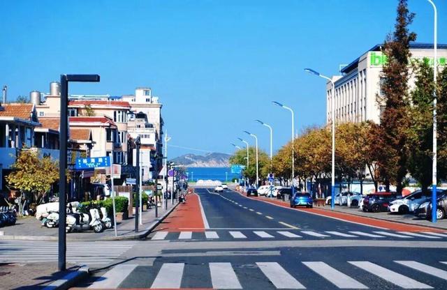 威海“封神”机位！走在路上一回头，整片大海扑进镜头里