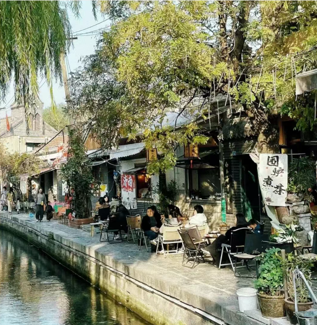 再走一遍老舍的济南
