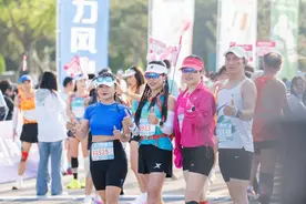 海风作伴，激情开跑！海力风电・2025 乳山半程马拉松赛精彩瞬间图片