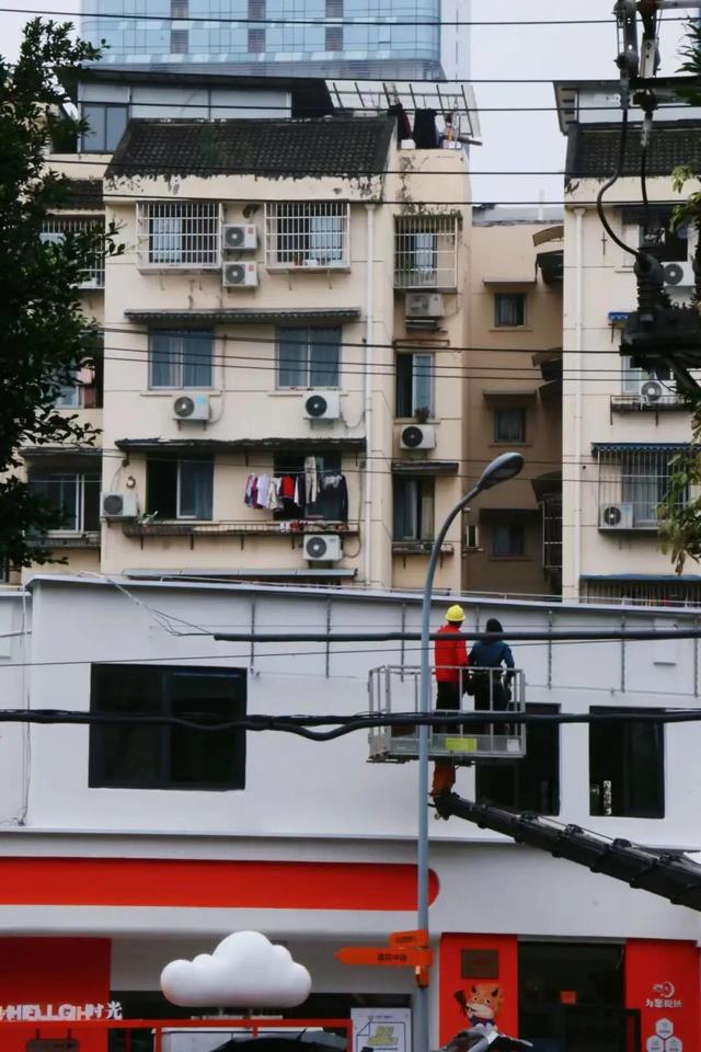 一年逛两次莲花西路，每次都有新感觉