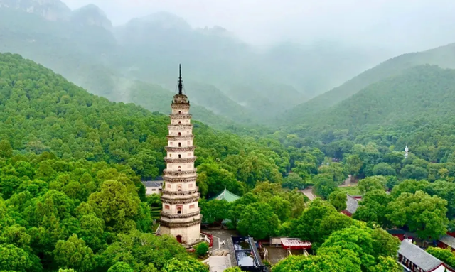 清凉秘境避暑天
