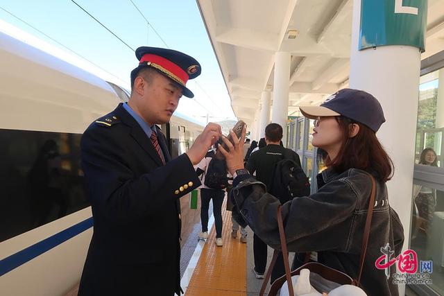 高铁架起“红色桥梁”承德老区红色旅游迎“黄金时代”