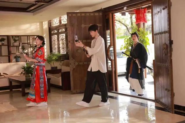 解锁龙山文旅“新玩法”——微短剧《重生之我在秦朝送快递》9月15日全网上线