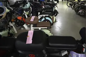 【新闻追踪】东莞：多家商超地下车库禁停电动车 城中村消防问题引关注图片