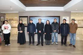2025“人与自然和谐共生”河南省青年美术摄影展暨“星光无限”郑州科技学院艺术学院教师作品展举行图片