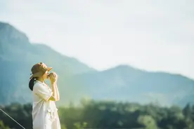 练八段锦、吃黑芝麻丸、喝人参水……年轻人热衷养生，折射出哪些健康焦虑？图片